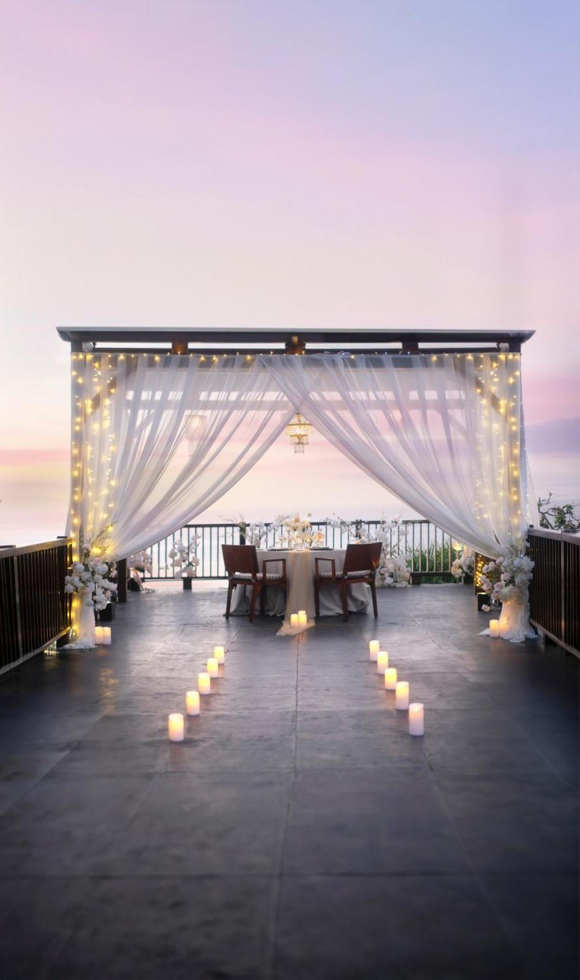 Anantara Uluwatu Bali Resort Exterior foto A pergola with a canopy